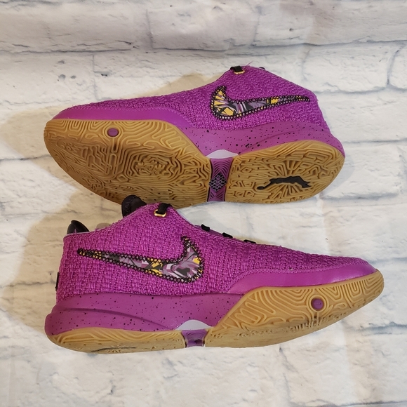 Nike LeBron Shoes Youth 7 Purple and Black Sneakers with Gold Accents - Picture 8 of 11